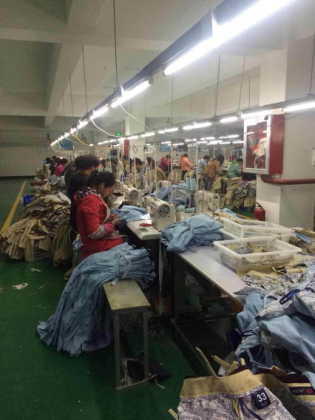 石狮服装厂商“老司机”带你解锁跨境电商潜力爆款 实用的《简约弹性连衣裙》深度解析