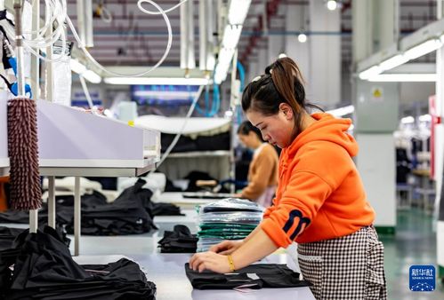 全力赶订单 年末生产忙 服饰研发